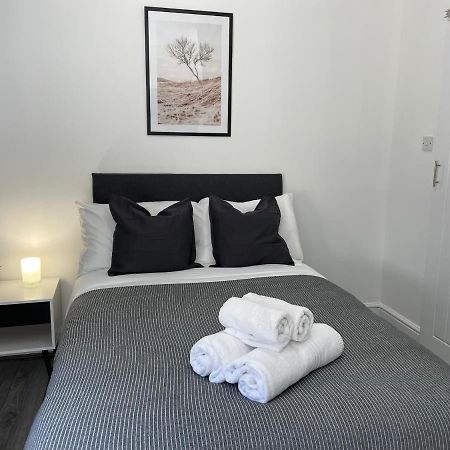 Pluxa Bearwood Hotel Double Beds With Ensuite And Car Park Birmingham Exterior photo