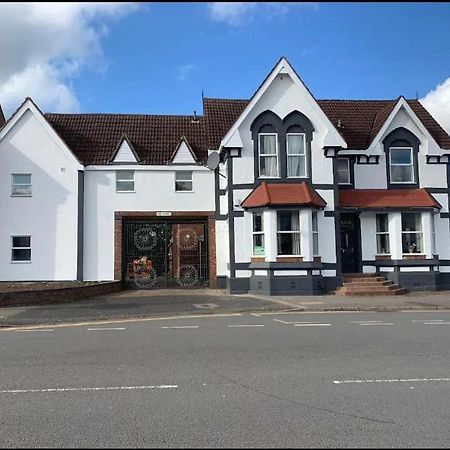 Pluxa Bearwood Hotel Double Beds With Ensuite And Car Park Birmingham Exterior photo