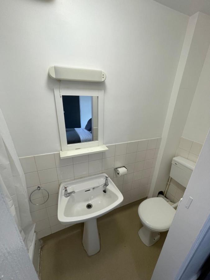 Pluxa Bearwood Hotel Double Beds With Ensuite And Car Park Birmingham Exterior photo