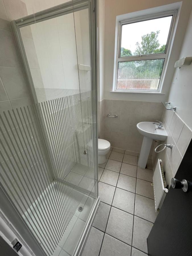 Pluxa Bearwood Hotel Double Beds With Ensuite And Car Park Birmingham Exterior photo